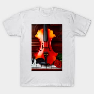 Red Rose With Baroque Violin T-Shirt